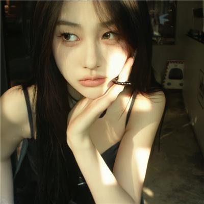 左撇子女人